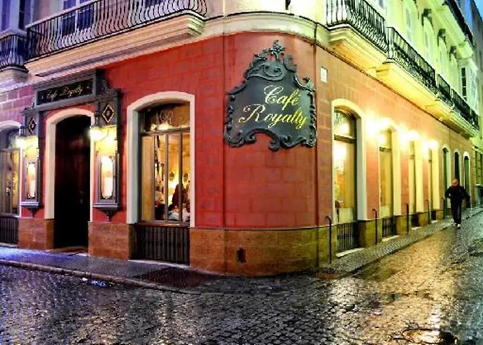 La Linda Little Apartments